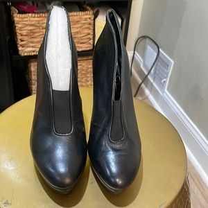 Black Jessica Simpson Boot. Size 9. Never worn.